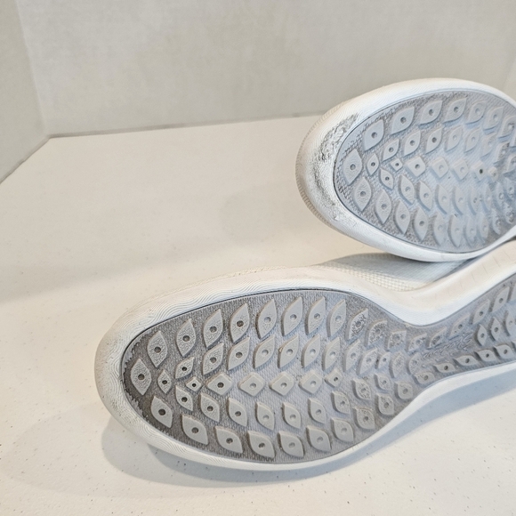 Skechers Newbury Shoe Women's Size 11 White - Picture 2 of 8